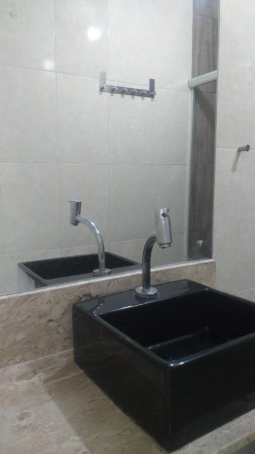 1/4, sala, Farol da Barra. Apartment Salvador Bagian luar foto